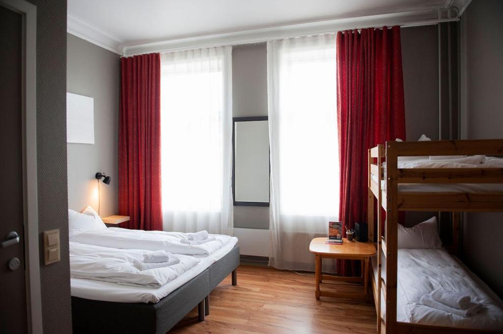 Henriks Hotell Skien Exterior foto