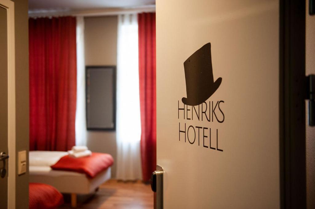 Henriks Hotell Skien Exterior foto