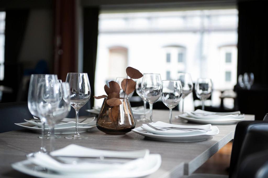 Henriks Hotell Skien Exterior foto