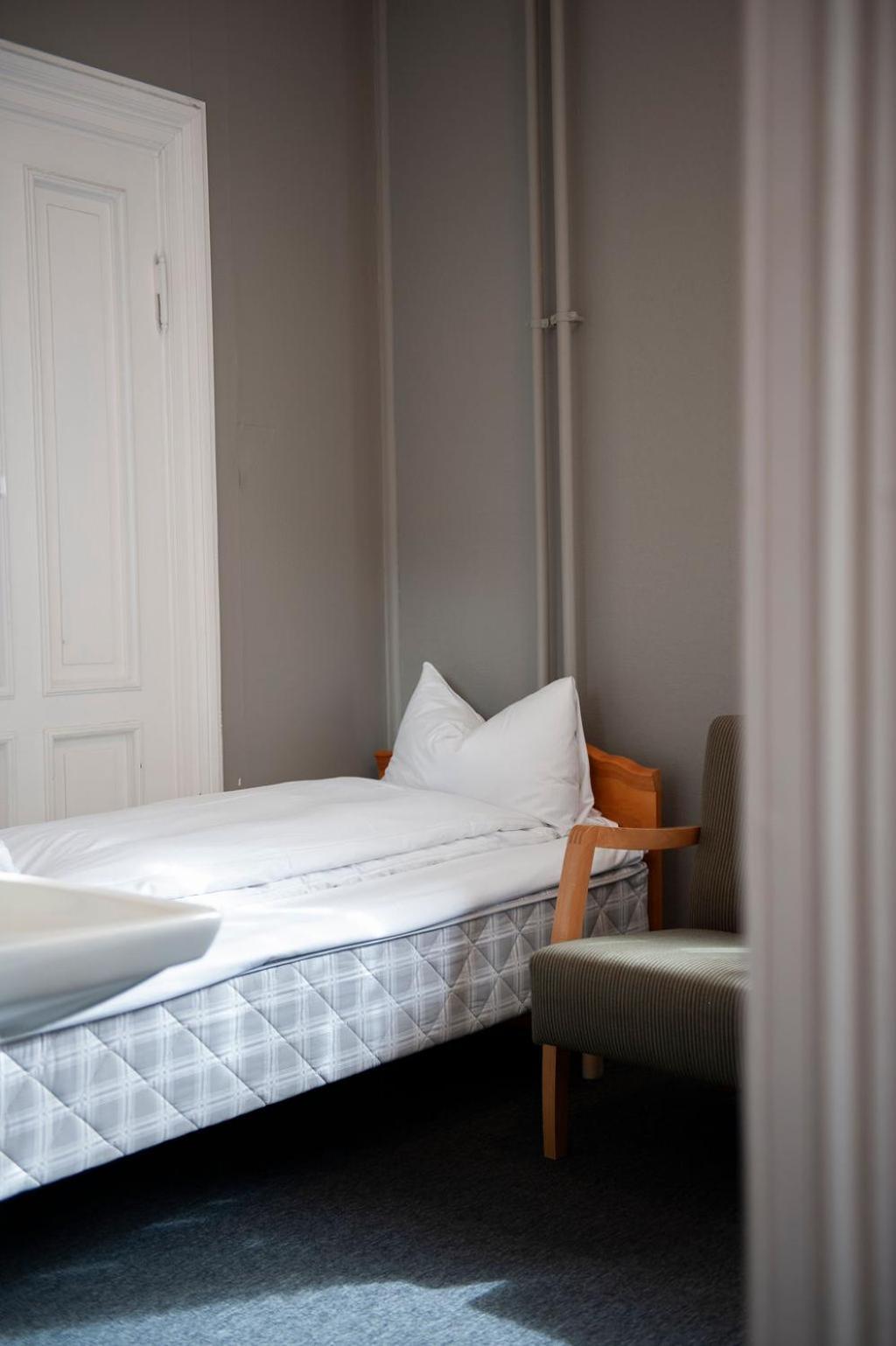 Henriks Hotell Skien Cameră foto